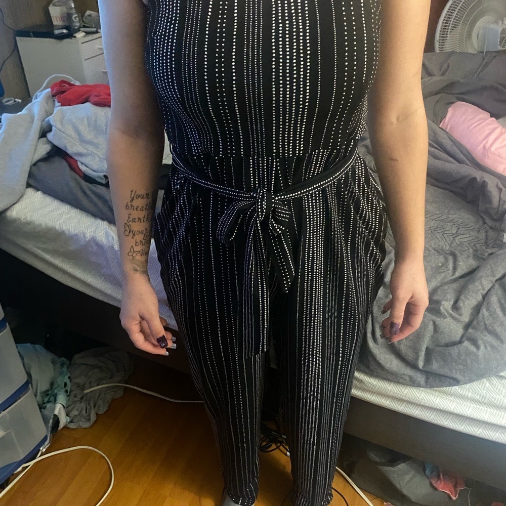 Medium petite womans jumper. Barely used, In great condition. Prices to sell